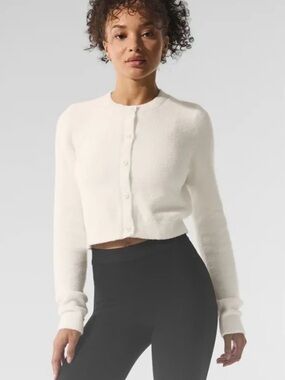 Alo Yoga Ivory Snuggle Up Sweater Cropped Cardigan size M